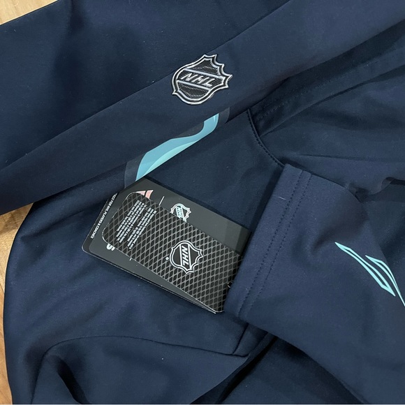 Seattle NHL Fanatics Kraken hoodie, size medium - Picture 3 of 7